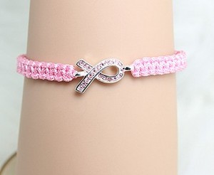 Braccialetto in Macramè con Nastro Rosa per la Consapevolezza sul <span class=keywords><strong>Cancro</strong></span> al Seno - Product Image 5