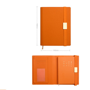 Cuaderno <span class=keywords><strong>de</strong></span> composición navideña <span class=keywords><strong>de</strong></span> tapa dura <span class=keywords><strong>de</strong></span> tamaño A5 <span class=keywords><strong>de</strong></span> alta calidad, <span class=keywords><strong>libro</strong></span> <span class=keywords><strong>de</strong></span> mano <span class=keywords><strong>de</strong></span> cuero sin regla en verde/<span class=keywords><strong>rojo</strong></span>/negro con caja <span class=keywords><strong>de</strong></span> regalo encuadernada - Product Image 1