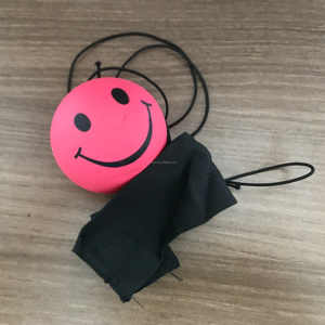 Giocattoli di palla di gomma a rimbalzo alta da 63mm Super divertenti per bambini con stringhe sportive promozionali in stile rimbalzare su misura - Product Image 5