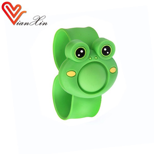 Estilo diferente pulsera bofetada para mejor pulsera de reloj colorido plástico personalizar USB bofetada pulsera - Product Image 4
