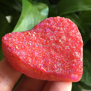 Comercio al por mayor <span class=keywords><strong>de</strong></span> Titanio Natural Gemstone Ángel Aura Cuarzo Corazón para Recuerdo <span class=keywords><strong>de</strong></span> La Boda - Product Image 1