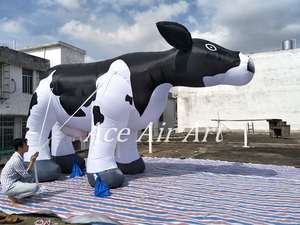 Hermoso modelo de globo inflable de vacas lecheras holandesas de 5m de largo y 3m de altura fabricado en China para publicidad de fiestas y eventos - Product Image 5