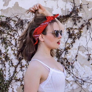 ספק סיטונאי אופנה 100% כותנה רב תפקודי עיצוב הדפסת פייזלי ראש כלב כיכר חיצוני מותאם אישית נשים בנדנה - Product Image 4