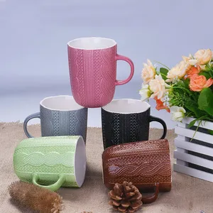 Großhandel Plain White Stricken Porzellan Keramik becher Geprägte Kaffeetasse Pullover Tasse Mit Griff