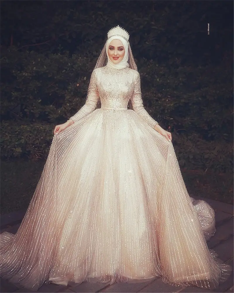 Nuovissimo abito da sposa musulmano Bling manica lunga con paillettes donne islamiche moderne una linea abiti da sposa formali con velo cattedrale