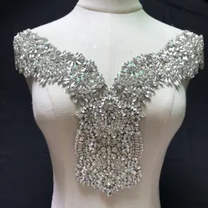 Collar de parche con apliques de cristal decorativos, grande, ostentoso, ostentoso, para 2019 - Product Image 1