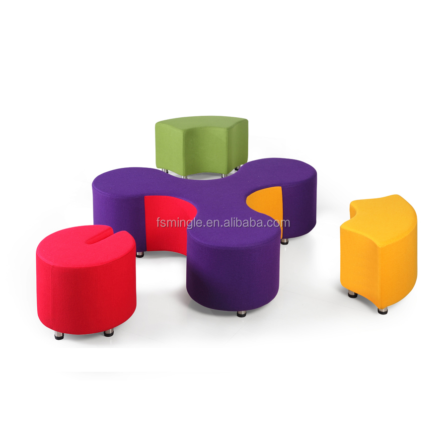 Fait sur commande triangle forme Moderne en vrac meubles avec pouf et poufs