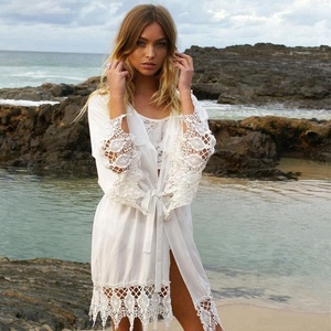 Nueva moda sexy <span class=keywords><strong>kimono</strong></span> cardigan mujeres Hollow LACE Loose tops blanco casual <span class=keywords><strong>manga</strong></span> larga borla 2018 blusa caliente - Product Image 2