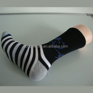 personalizado puño elástico medio rizo patrón de rayas azul blanco y te negro para hombre del deporte atlético calcetines - Product Image 6