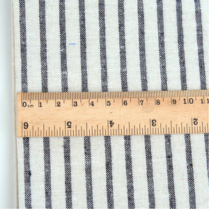 Vente en gros de tissu léger tissé à <span class=keywords><strong>rayures</strong></span> naturelles écologiques 100% pur <span class=keywords><strong>lin</strong></span> coton mélangé pour la confection de robes pour femmes - Product Image 2