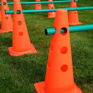 Futebol Cones Marcador com furos de Perfuração de plástico