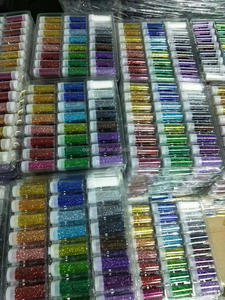 Großhandel 2025 Hot Selling <span class=keywords><strong>24</strong></span> Farben Deluxe <span class=keywords><strong>Glitter</strong></span> Shake Gläser Set-Extra feiner <span class=keywords><strong>Glitter</strong></span> in großen 10 gramm Flaschen