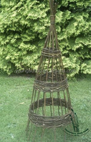 Estante para Flores de Jardín, Obelisco de Mimbre