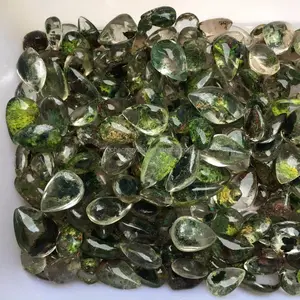 Campione di cristalli di quarzo fantasma fantasma verde piuttosto naturale raro all'ingrosso