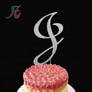 Nuovi Prodotti: Decorazione per Torta Nuziale Personalizzata con Lettere in Cristallo e Strass da A a Z - Product Image 3
