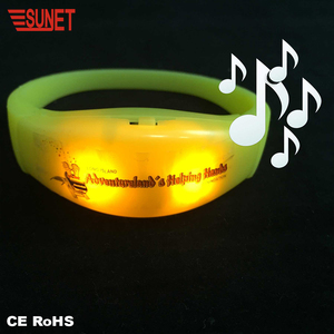 Braccialetto LED SUNJET Attivato dal Suono per Illuminare la Tua Festa, Decorazione per Matrimoni - Product Image 2