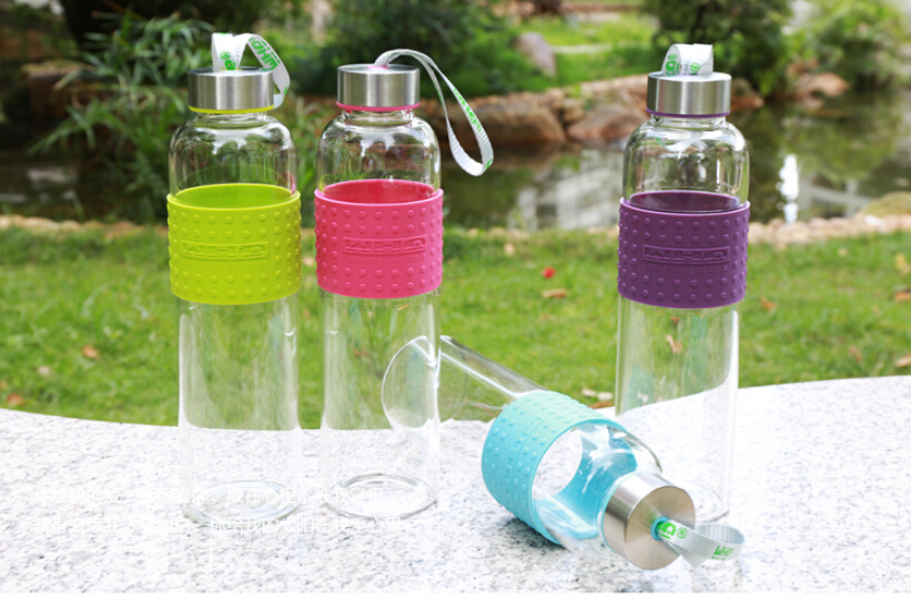 Premium 20 ounce Leak-Proof Glass Water Bottle with Neoprene Insulating Sleeve & Stainless Steel lid