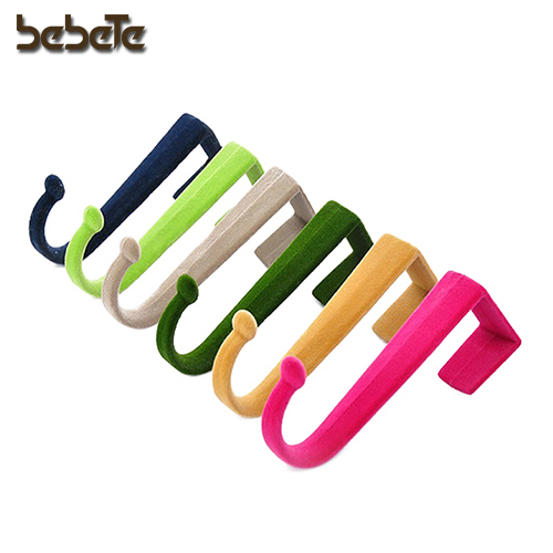 Сделанный на заказ вешалка с бархатным покрытием над дверью S над дверным крючком