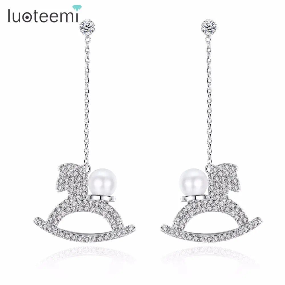 Cavalo LUOTEEMI New Trendy Cubic Zirconia e Imitação de Pérolas Gota Oscila o Brinco Para As Mulheres de Jóias de Presente de Casamento