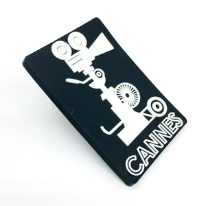 Privada personalizada ropa en relieve logotipo de la marca de silicona suave de goma de PVC Etiqueta de parche para la ropa - Product Image 5
