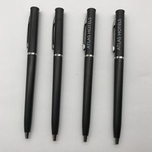 कस्टम प्रचार सस्ते पतले स्लिम ट्विस्ट हिल्टन ने कस्टम लोगो के साथ प्लास्टिक होटल बॉल पेन का उपयोग किया