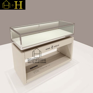 Tiendas de joyería de lujo clásicas imágenes de diseño de interior con escaparate de cristal joyería - Product Image 5