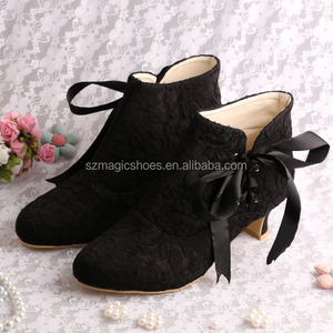 Stivali <span class=keywords><strong>Bianchi</strong></span> in Pizzo da Sposa con Tacco Basso - Product Image 2