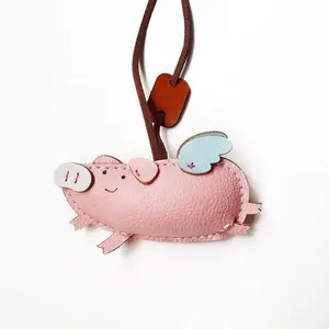 Accessoires de sac à breloques en cuir de cochon rose vif porte-clés carlin mignon porte-clés personnalisé pour décoration de sac