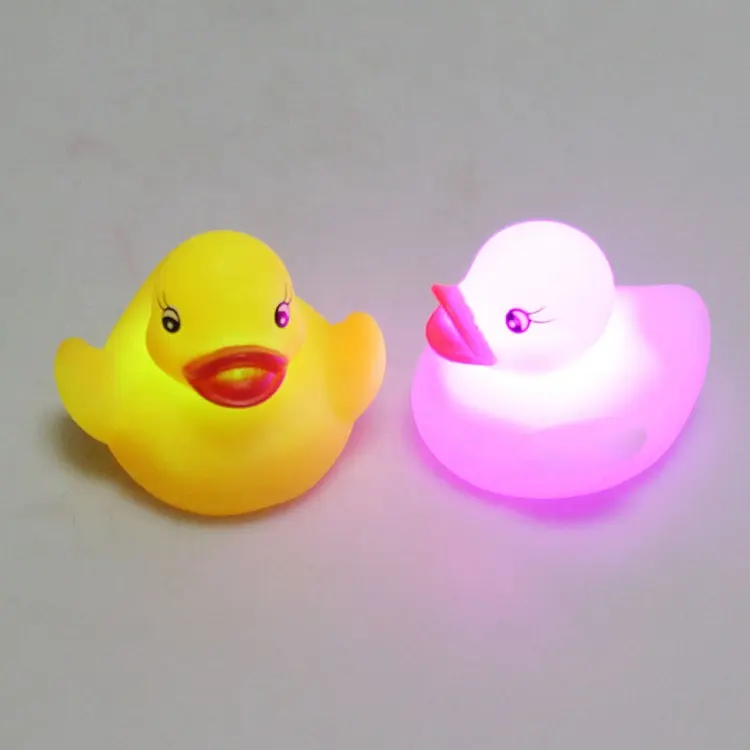 Fabrika fiyat sıcak satış moda sevimli yüzen led ışık up mini lastik ördek