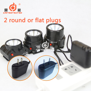 Rechargeable Au Lithium batterie Haute Puissance Led <span class=keywords><strong>Phare</strong></span>/<span class=keywords><strong>Phare</strong></span> pour <span class=keywords><strong>le</strong></span> <span class=keywords><strong>Camping</strong></span>, De Pêche ou D'autres activités de Plein Air - Product Image 2