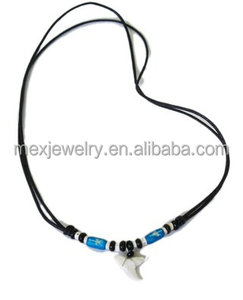 resina spiaggia surfista pelle regolabile perla blu <span class=keywords><strong>ciondolo</strong></span> <span class=keywords><strong>dente</strong></span> di squalo <span class=keywords><strong>collana</strong></span> per gli uomini - Product Image 3