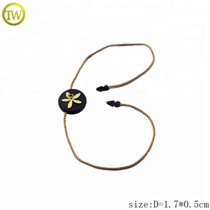 Tùy Chỉnh Foiling Bạc Logo May Treo Thẻ Vòng Hình Dạng Con Dấu Nhựa Thẻ Cho Quần Áo - Product Image 4