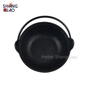 Olla de fusión Sukiyaki de hierro fundido japonés, Nabemono, con tapa de madera - Product Image 3