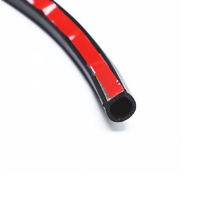 Spugna a celle chiuse D profilo insonorizzato per portiera auto con nastro adesivo - Product Image 6