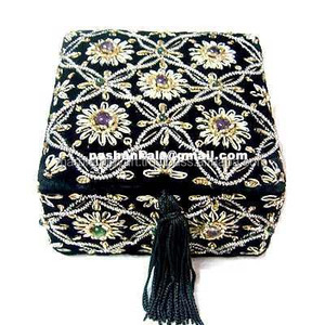 กล่องปักตกแต่งบ้านรูปทรงสี่เหลี่ยม - Product Image 1