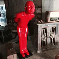 等身大クラフト人工モダンフィギュアキャラクター赤い男の彫刻