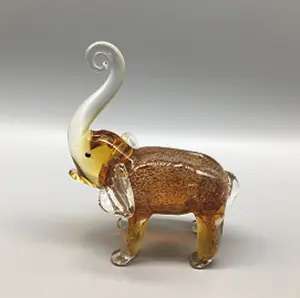 手工制作的 murano 玻璃大象艺术雕像