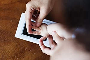 Mürekkepsiz Silin Bebek Kiti El Ayak Baskı Keepsake bebek mürekkepsiz ayak izi kiti Yenidoğan Ayak Izi El Izi parmak izi damga pedi - Product Image 2