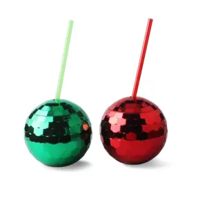 Bolas de coquetel de disco vermelho e verde, copo com tampa e canudo de natal feriado beber copo