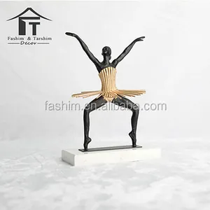 Stile caldo villa hotel artigianale scultura in metallo carattere persona di danza balletto girl freddo ghisa marmo