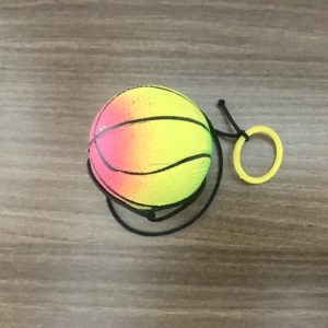 Giocattoli di palla di gomma a rimbalzo alta da 63mm Super divertenti per bambini con stringhe sportive promozionali in stile rimbalzare su misura - Product Image 2