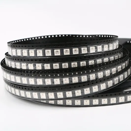 WS2812S LEDチップ、IC内蔵6ピン5050 SMD RGB LED 1000pcs/リール