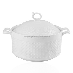 Pot à soupe et soupière en céramique blanche en gros avec couvercle et poignée 1800 ml - Product Image 1