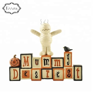 Créateur, dont la main artisanat ornements résine halloween figurines - Product Image 1