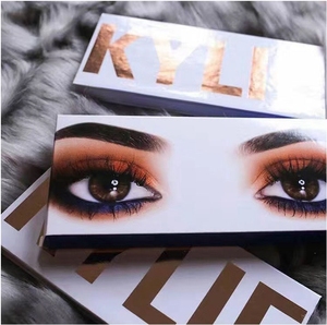 Kylie <span class=keywords><strong>jenner</strong></span> al por mayor paleta de sombra de ojos 12 colores con cepillo y polvo - Product Image 6
