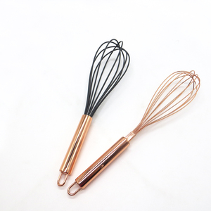 Fouets de <span class=keywords><strong>cuisine</strong></span> en <span class=keywords><strong>silicone</strong></span> et en acier inoxydable avec manche en or rose Idéal pour mélanger la farine d'œufs et le <span class=keywords><strong>fouet</strong></span> à lait - Product Image 1
