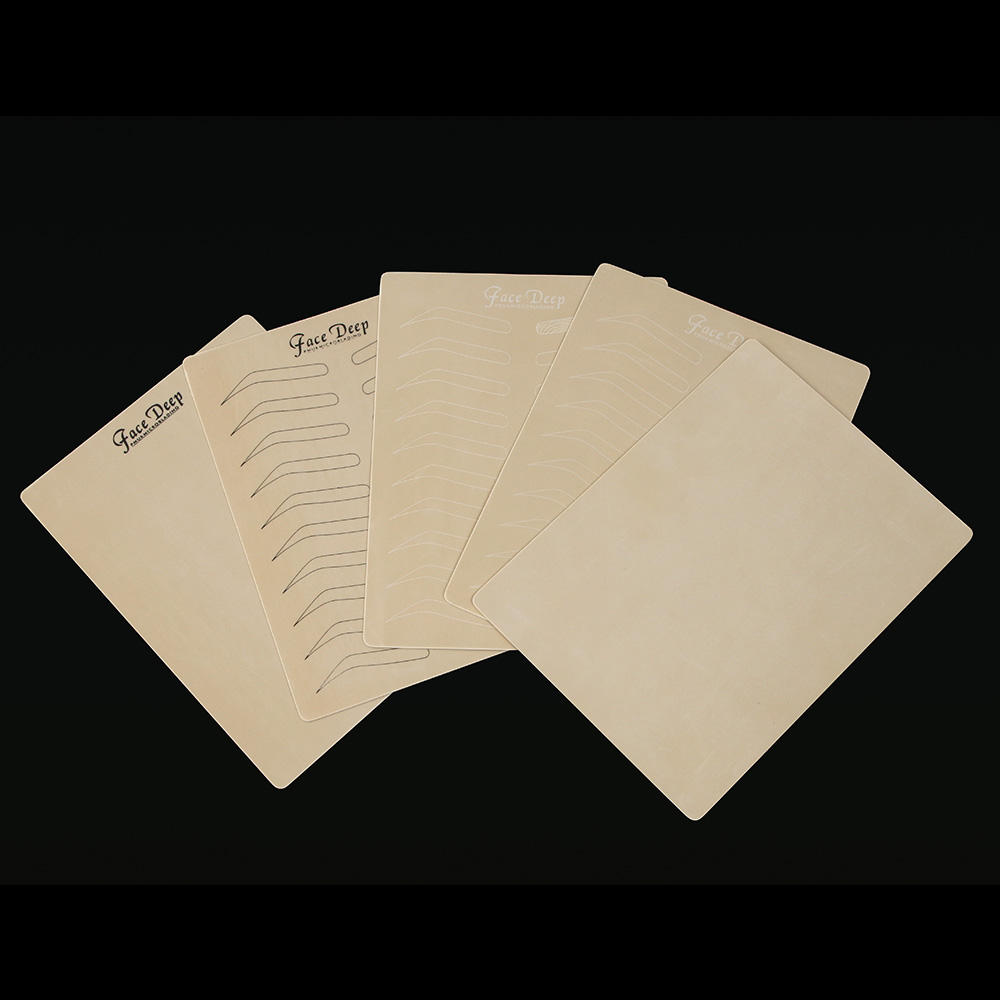 En blanco con el logotipo profundo de la cara