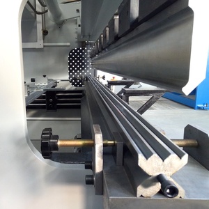 Presse plieuse hydraulique CNC à 3 axes PB pour le pliage de tôles métalliques - Product Image 4