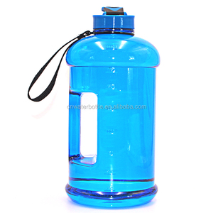 2.2L medio galón botella de agua tritan con flip flop tapa, fácil en fácil apagado, su mejor compañero al aire libre - Product Image 1