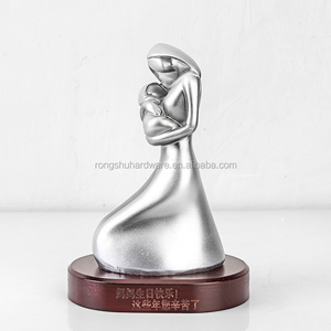 Nuovo Regalo 2024: Set Artigianale in Resina Placcato Argento per la Festa della Mamma, Statua di Angelo <span class=keywords><strong>Madre</strong></span> con Bambino - Product Image 1